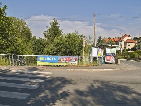 Jsem na Valše, tady se točil autobus, na ten se přestupovalo na konečné tramvaje na Borech.